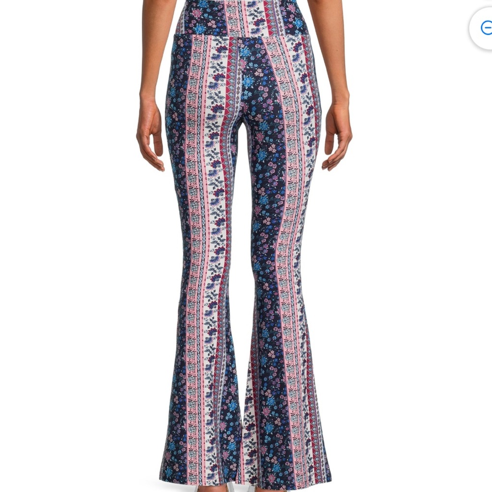 NWOT Boho Paisley Bell Bottom High Rise Yoga Pants, Size Small